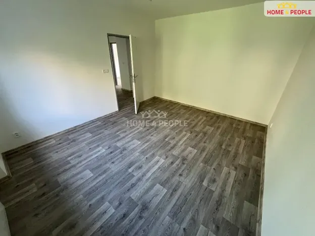 Pronájem bytu 2+1, Karlovy Vary, Závodu míru, 71 m2