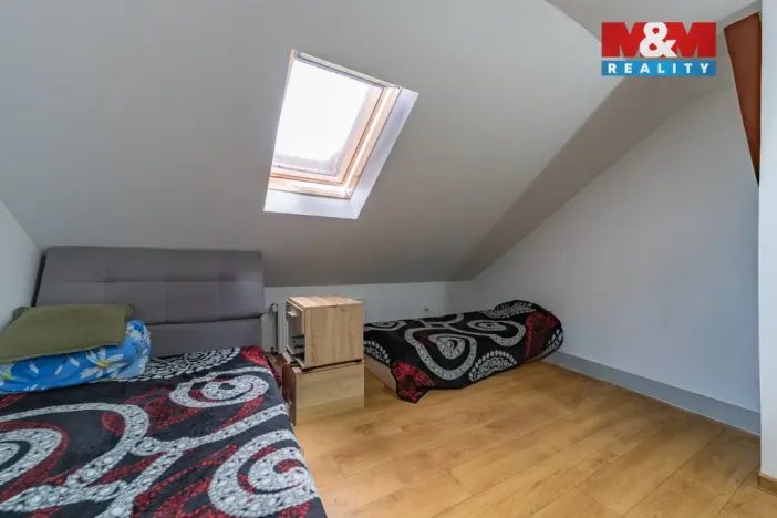 Pronájem atypického bytu, Sokolov, Staré náměstí, 200 m2