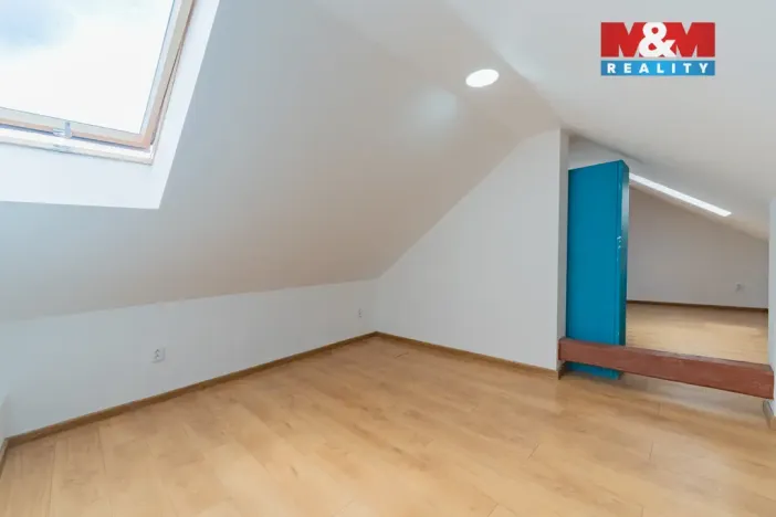 Pronájem atypického bytu, Sokolov, Staré náměstí, 200 m2