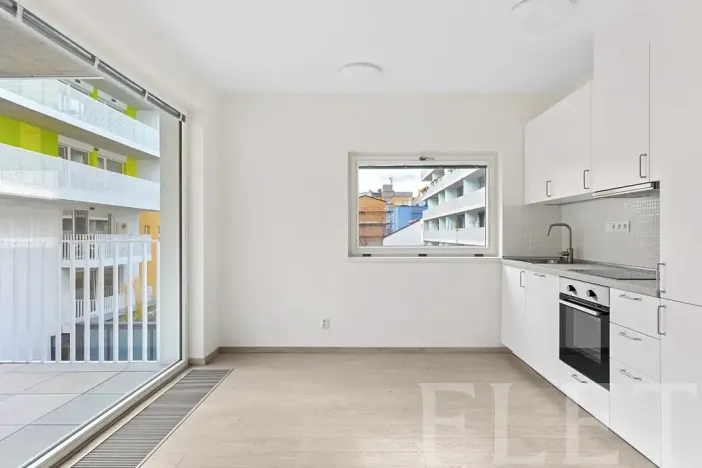 Pronájem bytu 1+kk, Praha - Karlín, Křižíkova, 31 m2