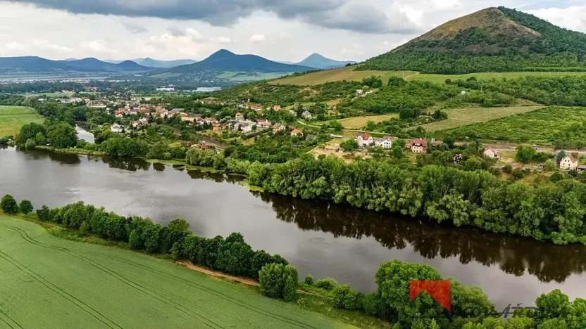 Prodej pozemku pro bydlení, Žalhostice, 2627 m2