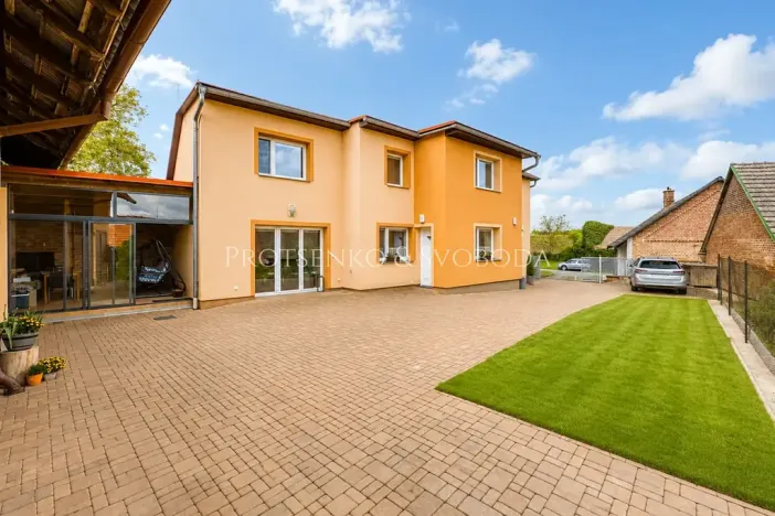 Prodej rodinného domu, Třebnouševes, 400 m2