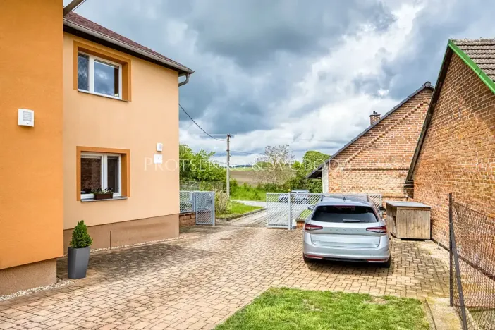 Prodej rodinného domu, Třebnouševes, 400 m2