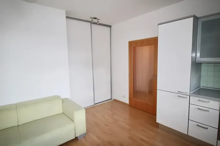 Pronájem bytu 1+kk, Praha - Košíře, Pod Klamovkou, 44 m2