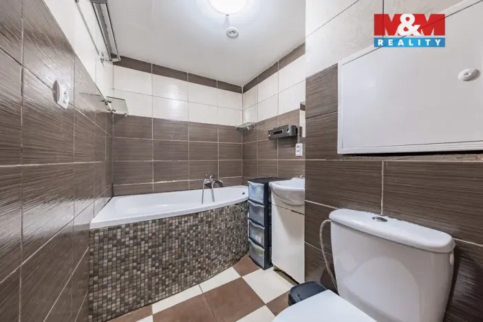 Prodej bytu 3+1, Chomutov, Borová, 62 m2