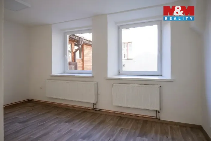 Pronájem bytu 2+1, Litomyšl - Litomyšl-Město, Smetanovo náměstí, 56 m2