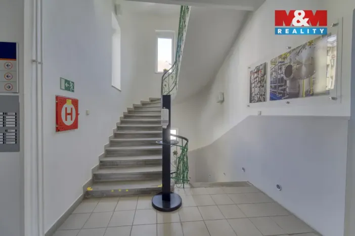Pronájem kanceláře, Plzeň - Jižní Předměstí, Hálkova, 133 m2