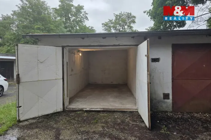 Prodej garáže, Karlovy Vary - Bohatice, 23 m2