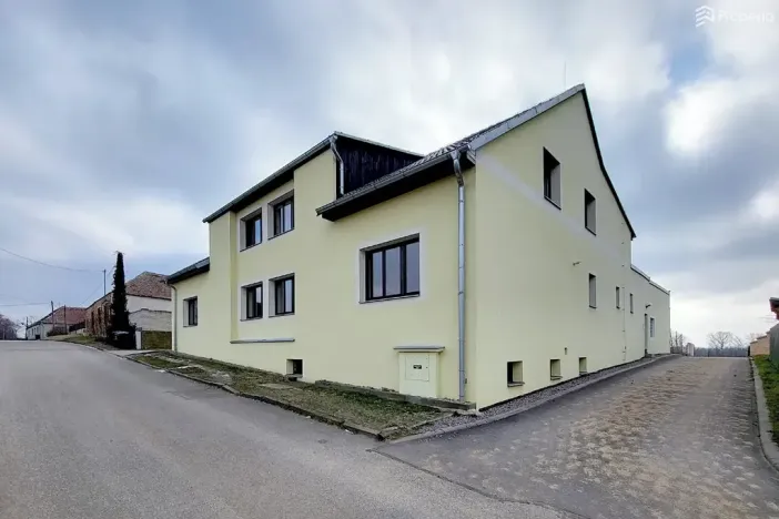 Prodej bytu 3+kk, Hrádek, 112 m2