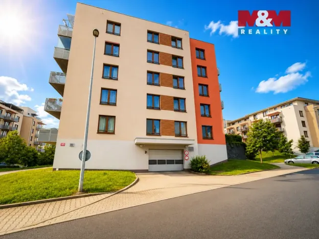 Prodej garážového stání, Praha - Čakovice, Bermanova, 38 m2