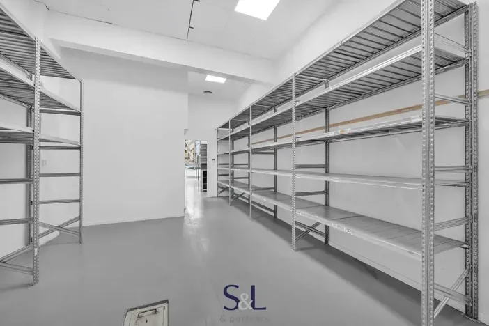 Pronájem obchodního prostoru, Liberec, nám. Sokolovské, 214 m2