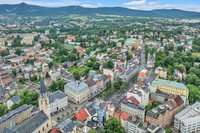 Pronájem obchodního prostoru, Liberec, nám. Sokolovské, 214 m2