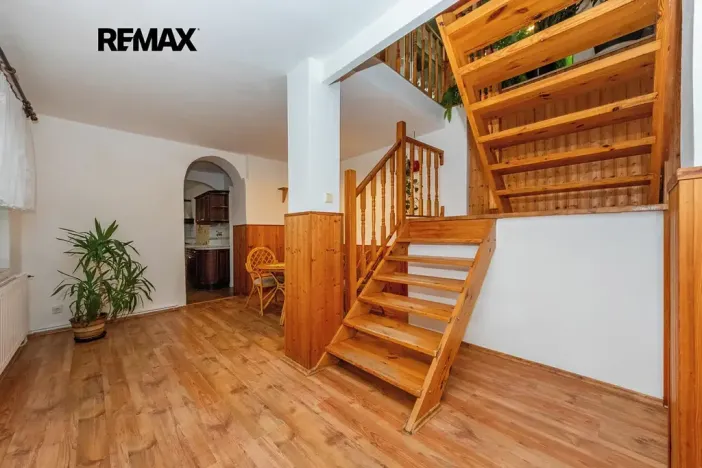 Prodej rodinného domu, Praha - Lipence, V roklích, 160 m2