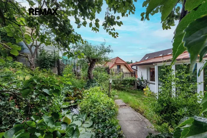 Prodej rodinného domu, Praha - Lipence, V roklích, 160 m2