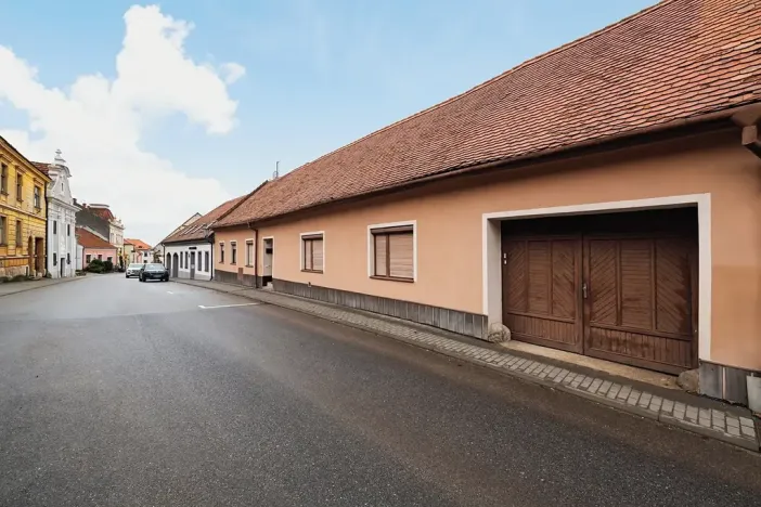 Prodej ubytování, Mikulov, Koněvova, 80 m2