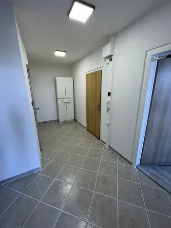 Pronájem bytu 3+kk, Praha - Petrovice, Rezlerova, 75 m2