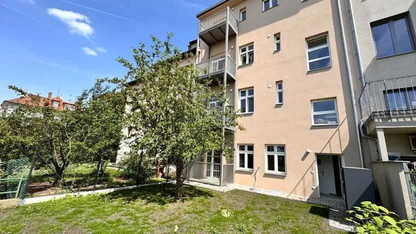 Pronájem bytu 1+kk, Brno, Březinova, 42 m2