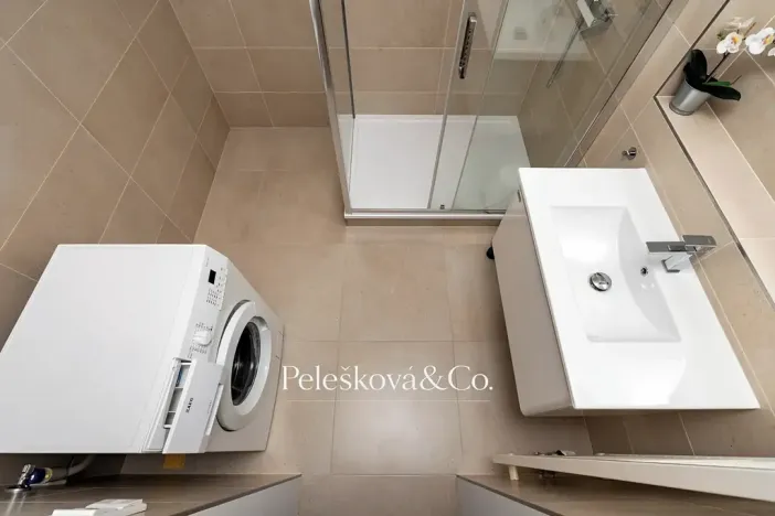 Pronájem bytu 2+kk, Praha - Vysočany, Jana Přibíka, 62 m2