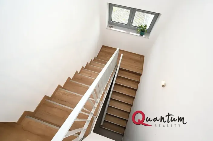 Pronájem kanceláře, Praha - Holyně, Za Knotkem, 79 m2
