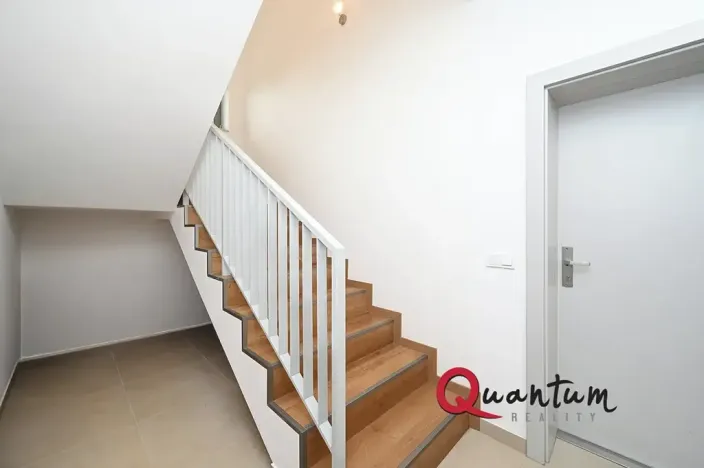 Pronájem kanceláře, Praha - Holyně, Za Knotkem, 79 m2