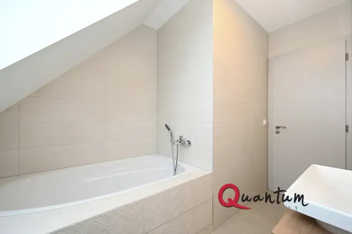 Pronájem kanceláře, Praha - Holyně, Za Knotkem, 79 m2