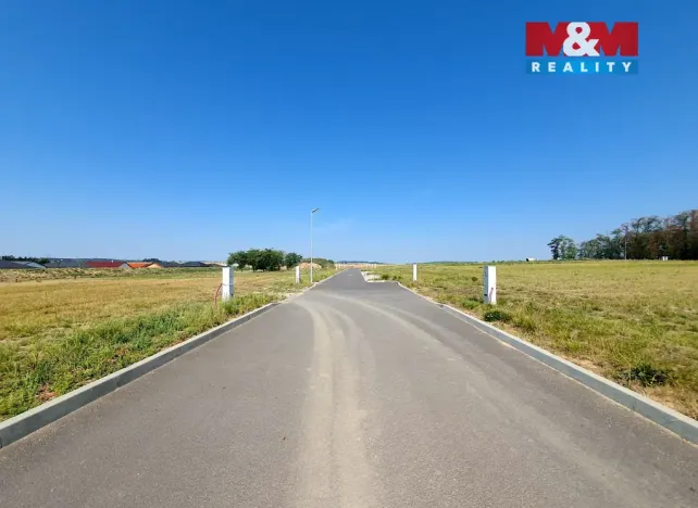 Prodej komerčního pozemku, Valeč, 730 m2