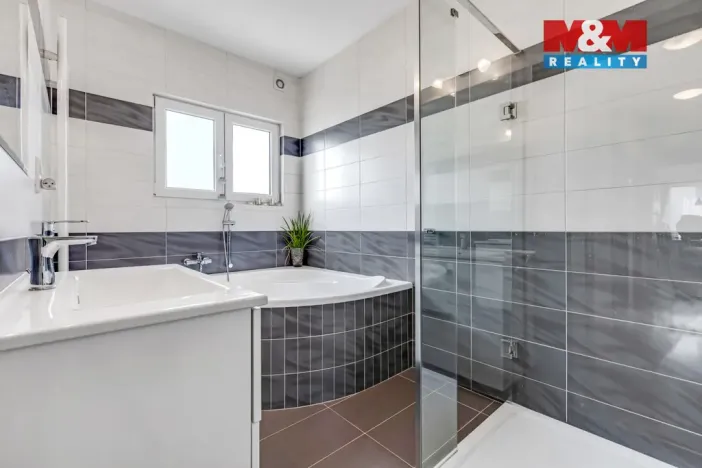 Prodej rodinného domu, Bavoryně, 74 m2