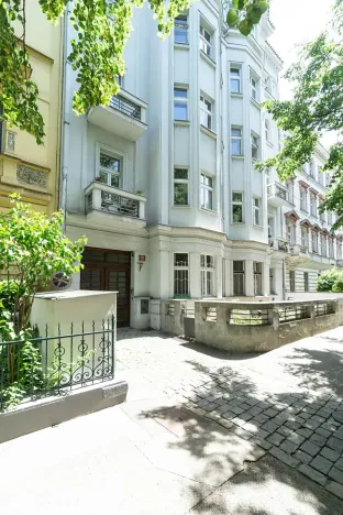 Pronájem bytu 3+1, Praha - Bubeneč, Čechova, 90 m2