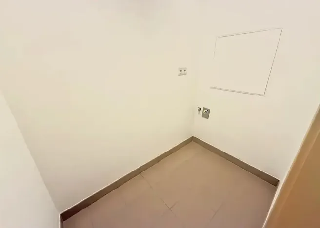 Prodej bytu 2+kk, Praha - Žižkov, Ke kapslovně, 58 m2