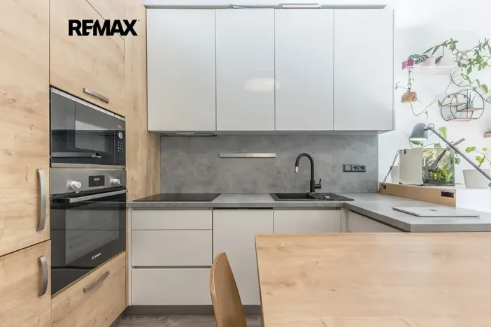 Prodej bytu 1+kk, Praha - Hloubětín, Za černým mostem, 31 m2