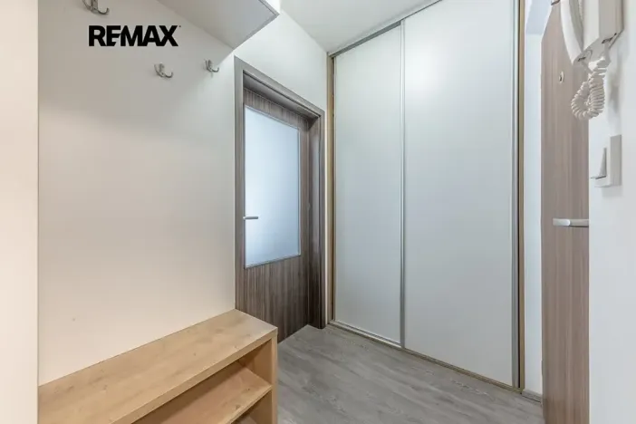 Prodej bytu 1+kk, Praha - Hloubětín, Za černým mostem, 31 m2
