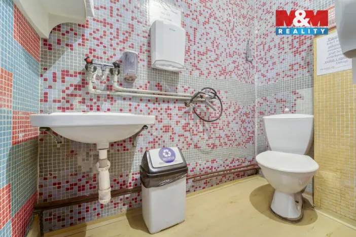 Pronájem obchodního prostoru, Plzeň - Jižní Předměstí, Husova, 93 m2