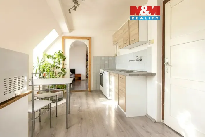 Prodej bytu 3+1, Cvikov - Cvikov II, Komenského, 56 m2