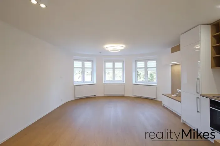 Pronájem bytu 2+kk, Liberec, Šafaříkova, 57 m2
