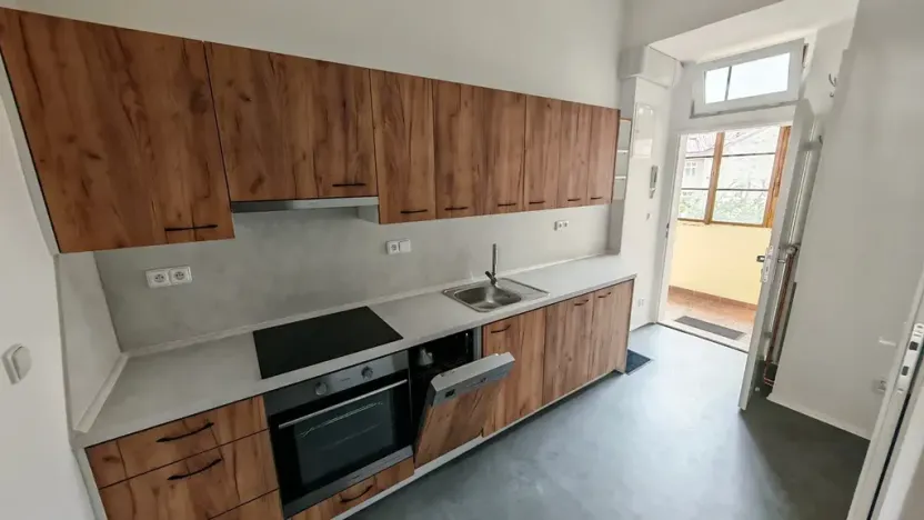 Pronájem bytu 1+1, Praha - Nové Město, Na bojišti, 32 m2