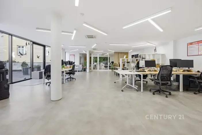 Pronájem kanceláře, Praha - Smíchov, Na Zatlance, 232 m2