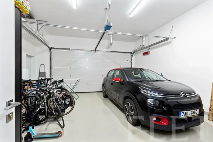 Pronájem rodinného domu, Praha - Jinonice, Nyklíčkova, 217 m2