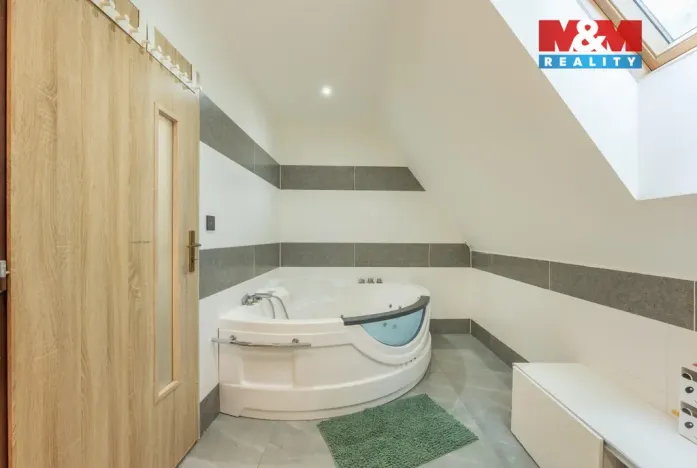 Prodej rodinného domu, Středokluky, V Chaloupkách, 111 m2