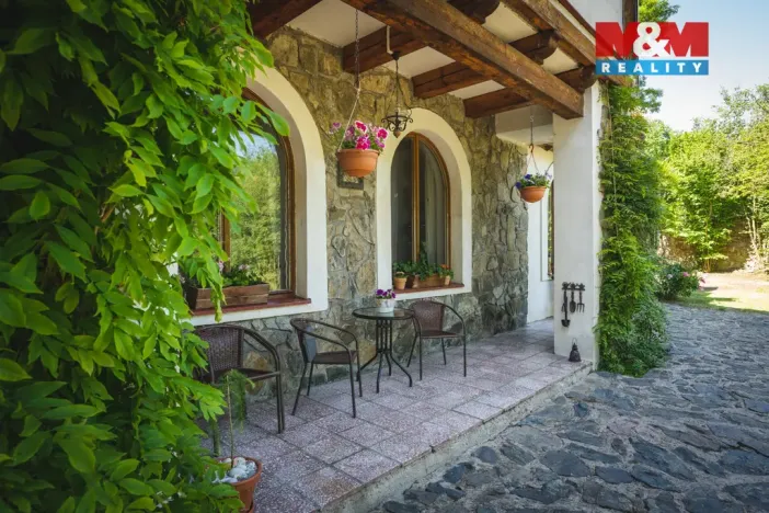 Prodej rodinného domu, Chrášťany - Černíkovice, 236 m2
