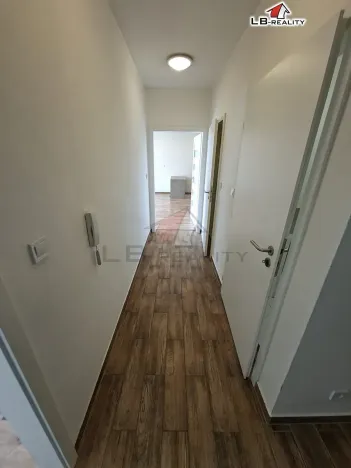 Pronájem bytu 2+kk, Velký Osek, U hřiště, 66 m2