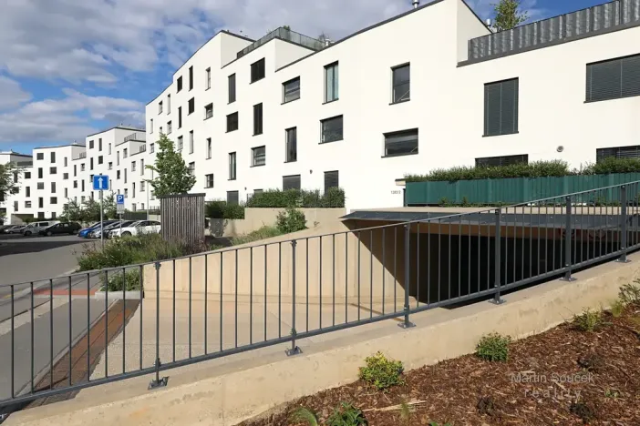 Prodej garážového stání, Praha - Hlubočepy, Dostalové, 25 m2