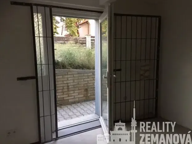 Pronájem skladu, Praha - Strašnice, Pod strašnickou vinicí, 48 m2