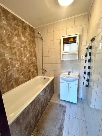 Pronájem bytu 2+1, Chomutov, Skalková, 60 m2