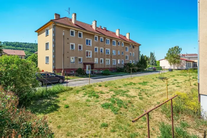 Prodej bytu 3+1, Tmaň, Sídliště, 55 m2