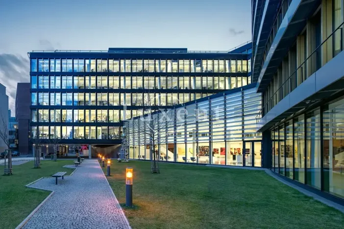 Pronájem kanceláře, Praha - Nusle, Pikrtova, 500 m2