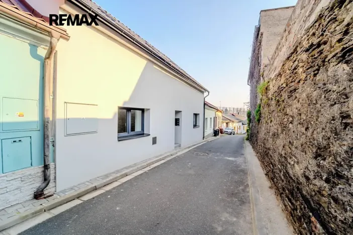 Pronájem bytu 1+kk, Kolín, Školská, 27 m2