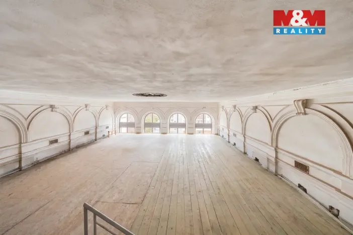 Prodej obchodního prostoru, Benešov nad Ploučnicí, náměstí Míru, 900 m2