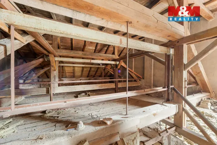 Prodej obchodního prostoru, Benešov nad Ploučnicí, náměstí Míru, 900 m2