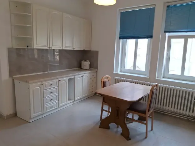 Pronájem obchodního prostoru, Žatec, U Oharky, 98 m2