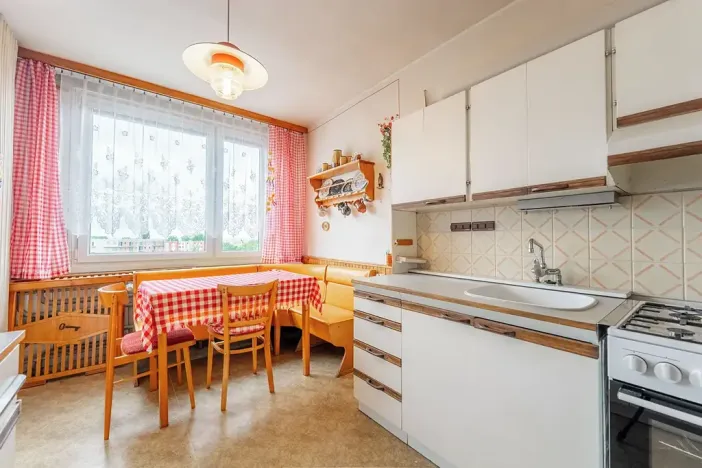 Prodej bytu 3+1, Praha - Prosek, Prosecká, 69 m2